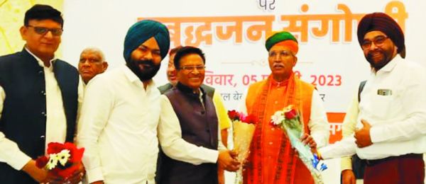 राज्यमंत्री मेघवाल को जीएसटी सरलीकरण तथा आम बजट हेतु आयकर सुझाव कैट सीजी ने सौंपे