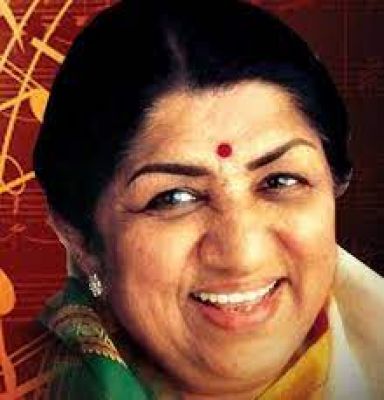 लता मंगेशकर की पहली पुण्यतिथि पर उनके परिवार समेत विभिन्न हस्तियों ने उन्हें याद किया