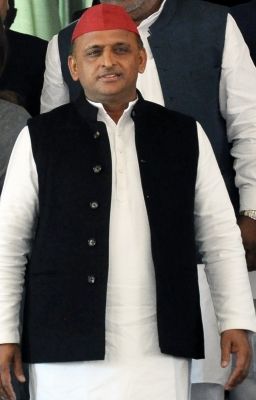 अखिलेश ने दूध की कीमतों, बस के किराए में वृद्धि की निंदा की