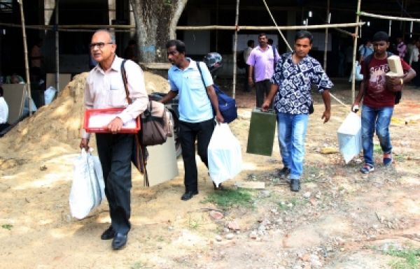 बंगाल सरकार के कर्मियों ने डीए का भुगतान न करने पर चुनाव ड्यूटी का बहिष्कार करने की दी धमकी