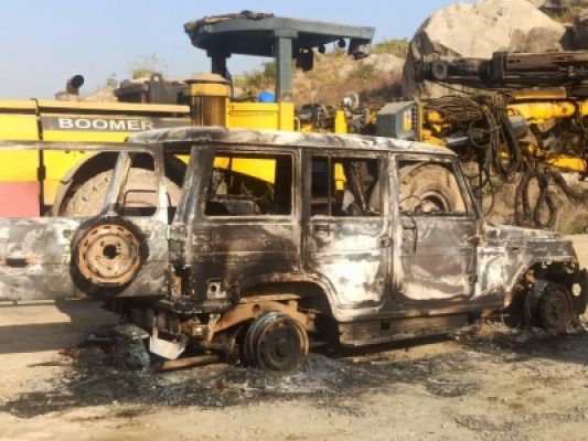 पलामू में रेलवे की कन्स्ट्रक्शन साइट पर फिर नक्सलियों का हमला, वाहनों में आग लगाई