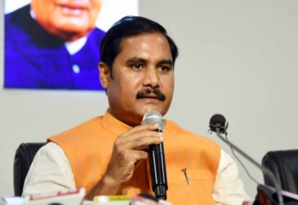 कोर्ट ने पूर्व मंत्री को आचार संहिता उल्लंघन का दोषी करार दिया
