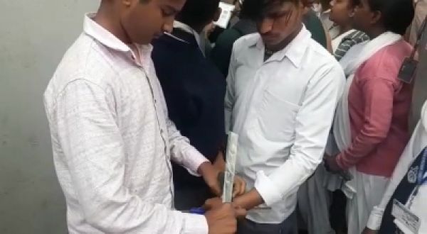 यूपी बोर्ड की हाईस्कूल व इंटरमीडिएट की परीक्षाएं शुरू