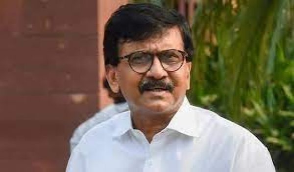 निर्वाचन आयोग का निर्णय शिवसेना को समाप्त करने के लिए एक तरह की ‘राजनीतिक हिंसा’: राउत