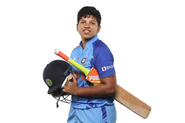 ऋचा घोषः टीम इंडिया की वो मैच फ़िनिशर जो बल्ले से विस्फोटक हैं और विकेट के पीछे फुर्तीली