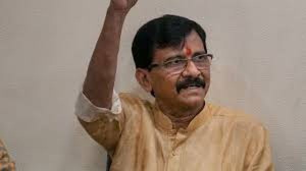 शिवसेना के नाम एवं चुनाव निशान को ‘खरीदने’ के लिए 2000 करोड़ रुपये का सौदा हुआ: संजय राउत