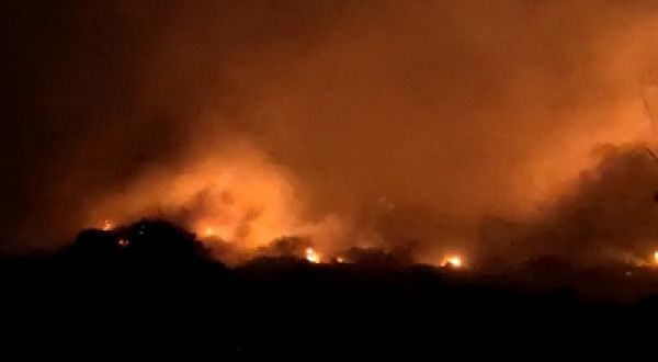 रात ढाई बजे झुग्गियों में लगी भीषण आग, 30 जलकर खाक