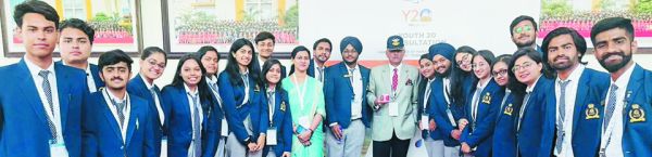 आईआईएम युवा शिखर सम्मेलन में मैक विद्यार्थियों की सक्रिय सहभागिता