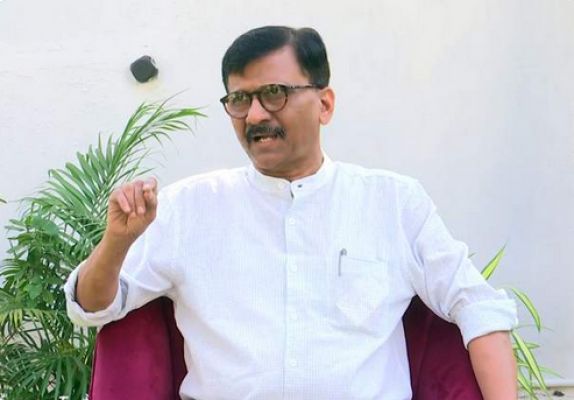 शिवसेना नेता संजय राउत के 'चोरमंडल' वाले बयान पर महाराष्ट्र विधानसभा में हंगामा
