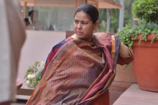 लालू यादव से पूछताछ के लिए मीसा भारती के आवास पर पहुंची सीबीआई