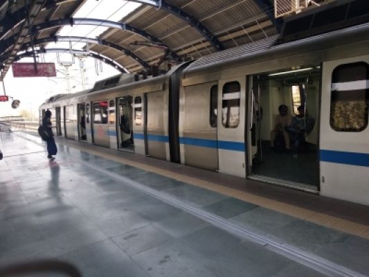 होली के दिन डीटीसी और मेट्रो सेवा दोपहर 2 बजे तक रहेगी बंद