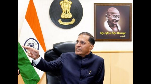 सुप्रीम कोर्ट में चुनाव आयोग कथा