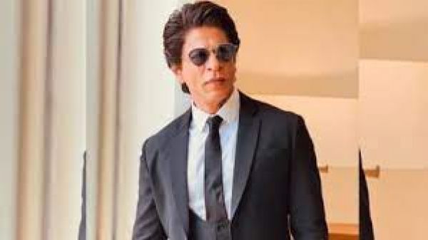 शाहरुख़ ख़ान के बंगले के मेकअप रूम में आठ घंटे तक छुपे थे दोनों युवकः पुलिस