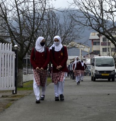 सरकारी कॉलेज का आदेश, वनस्पतिशास्त्री पढ़ाएंगे अर्थशास्त्र