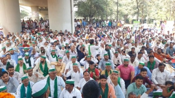 बड़ी संख्या में दिल्ली में जमा हुए किसान, निकालेंगे संसद मार्च