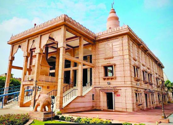 रामनवमीं में श्रीराम मंदिर में भजन गायिका मैथिली ठाकुर देंगी प्रस्तुति