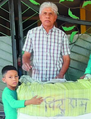 स्वरोजगार हेतु दिव्यांग को चरामेति   ने दिए विभिन्न प्रकार के खिलौने