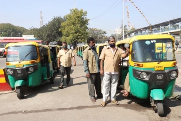 बेंगलुरु में 2.10 लाख ऑटो चालकों का प्रदर्शन, रैपिडो सर्विस का विरोध 