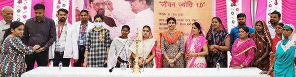 समाजसेवी एपीएल अपोलो फाउंडेशन के मेगा कैंप में जरूरतमंदों को दृष्टि-लाभ