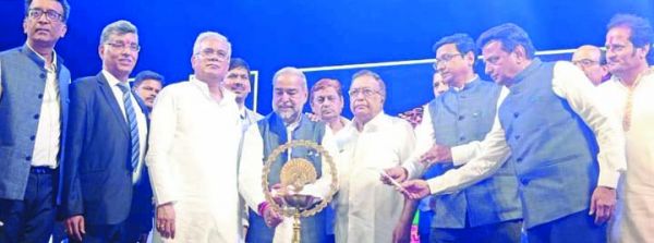 देश और दुनिया जिस गति से आगे बढ़ रहे हैं  उसमें वाहन उद्योग की बड़ी भूमिका-मुख्यमंत्री