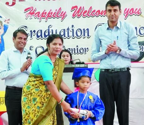 क्लास एक के नवप्रवेशितों का जेपी इंटरनेशनल में ग्रेजुएशन डे