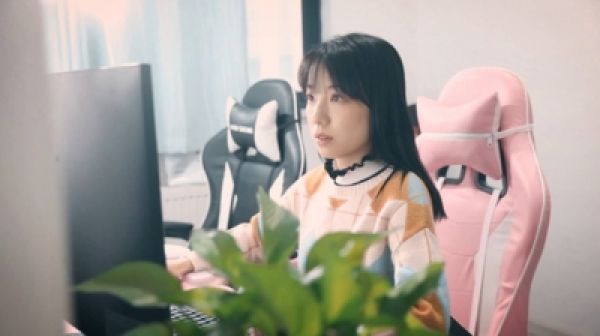 वुहान की लड़की आ नियन की डायरी