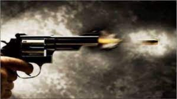 पांच वर्षीय बच्चे के बंदूक चलाने से उसके 16 महीने के भाई की मौत