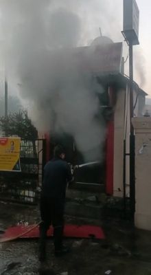 शॉर्ट सर्किट के चलते एटीएम में लगी आग