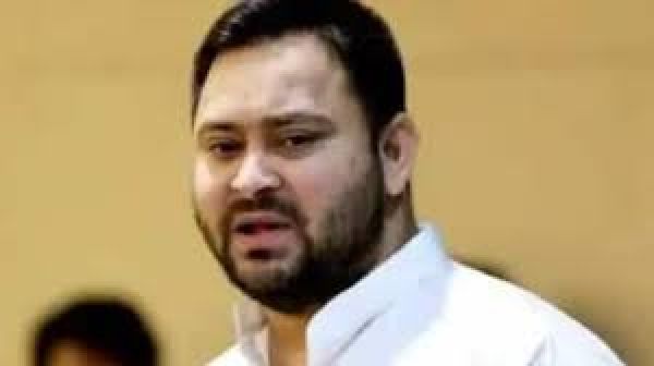 जमीन के बदले नौकरी मामला: तेजस्वी यादव ईडी के समक्ष हुए पेश