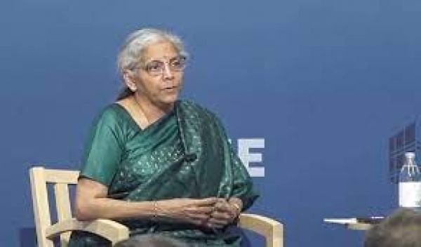 भारत का ध्यान अब लोगों को कुशल बनाने, डिजिटलीकरण पर है: सीतारमण