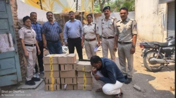 इंदौर में पकड़ी गई अवैध शराब