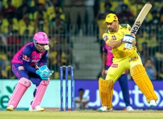 मध्य ओवरों में ठीक से जिम्मेदारी उठाएं बल्लेबाज: धोनी