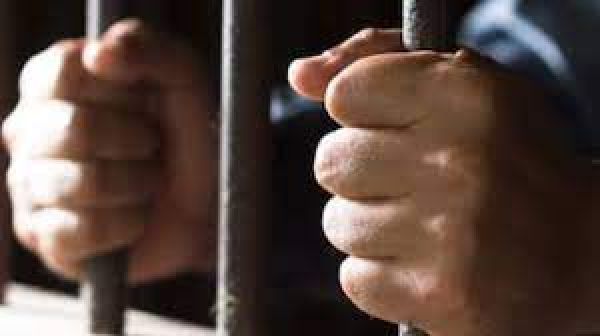 झारखंड : आईएएस अधिकारी सहित अन्य के परिसरों पर छापेमारी के बाद सात लोग गिरफ्तार