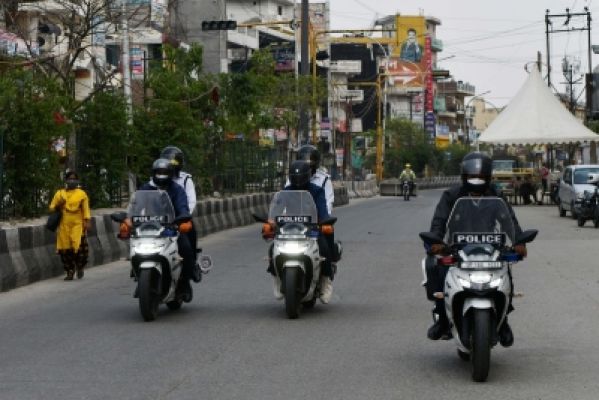 यूपी में सड़कों पर धार्मिक आयोजन की इजाजत नहीं