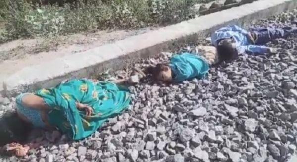 टीकमगढ़ में ट्रेन से कटकर एक परिवार के 3 सदस्यों की मौत