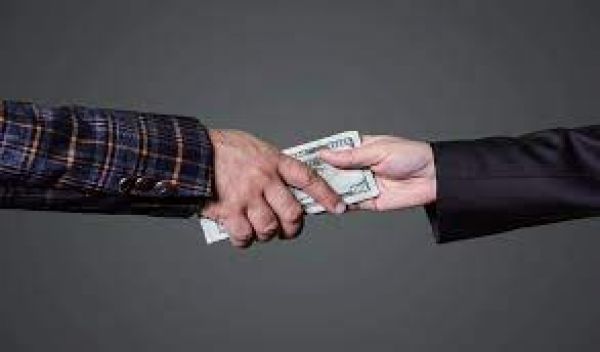 ओडिशा : रिश्वत मांगने के आरोप में नयागढ़ जिलाधीश पर मामला दर्ज