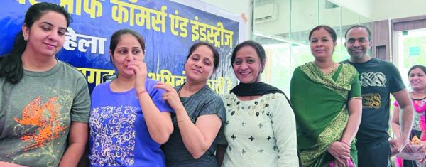 छग महिला चेंबर द्वारा नि:शुल्क रक्तजांच