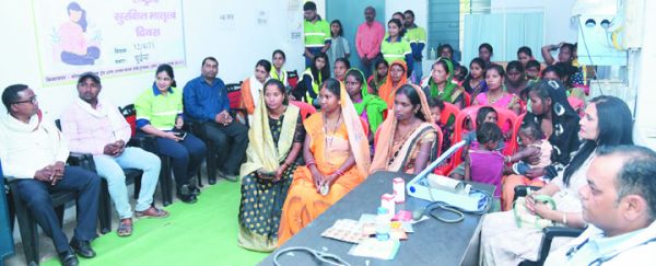 बालको के साप्ताहिक स्वास्थ्य शिविर में दूरस्थ समुदायों के बुजुर्ग, महिलाएं, बच्चें लाभान्वित