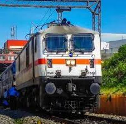 जब रेलगाड़ी की जनरल बोगी में  अतीक की ‘इज्जत’ दांव पे लगी