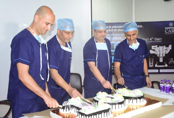 रामकृष्ण केयर ने 100 रोबोटिक सर्जरी कर दिलाई निजात