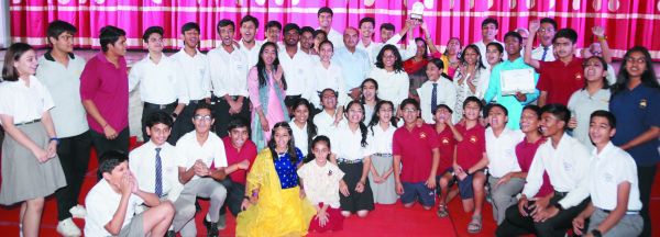 राजकुमार कॉलेज में अंतर्दलीय नाट्य स्पर्धा में खैरागढ़ ट्रॉफी पर बिक्रम दल का कब्जा