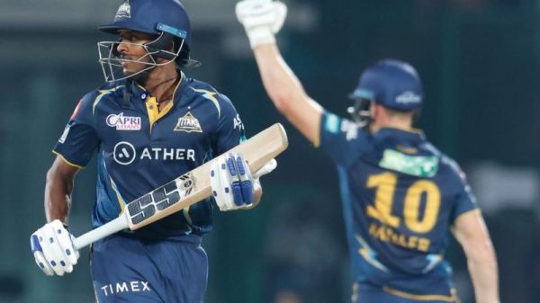 IPL: मुंबई इंडियंस ने जीता टॉस, गुजरात पहले करेगी बल्लेबाज़ी