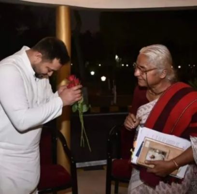 यह हमारे समय की एक सुंदर तस्वीर है