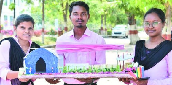 स्पीच, प्रेजेंटेशन, स्लोगन और पोस्टरों के जरिए  सीवीआरयू विद्यार्थियों द्वारा पृथ्वी रक्षा संकल्प