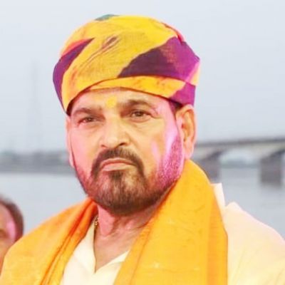 ‘छत्तीसगढ़’ का संपादकीय :   ...मवालियों की जांघतले दबे लोकतंत्र में खुश वोटर, बेगानी शादी में अब्दुल्ला दीवाने जैसा