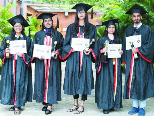 प्रावीण्य सूची में आने वाले विद्यार्थियों का मैक में सम्मान