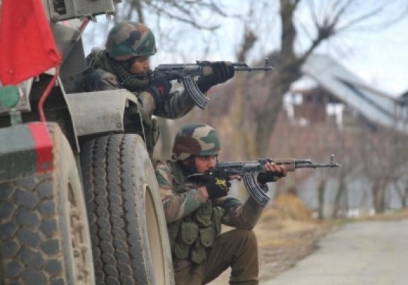 जम्मू-कश्मीर के राजौरी में आतंकवादियों के साथ मुठभेड़ में दो जवान शहीद 