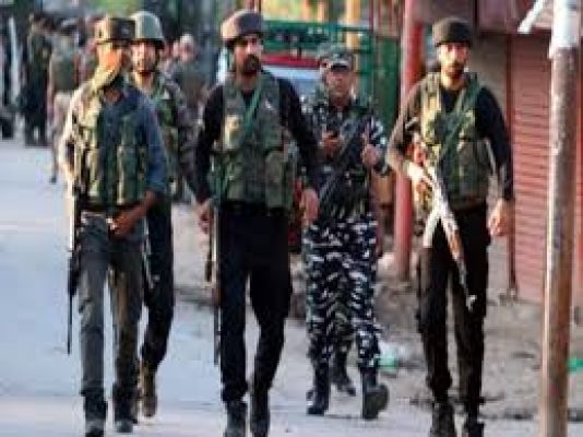 जम्मू-कश्मीर में अभियान के दौरान आतंकवादियों के विस्फोट में दो सैन्यकर्मी शहीद