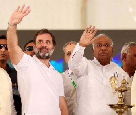 कर्नाटक चुनाव: खड़गे, राहुल ने लोगों से 'प्रगतिशील सरकार' के लिए वोट करने की अपील की