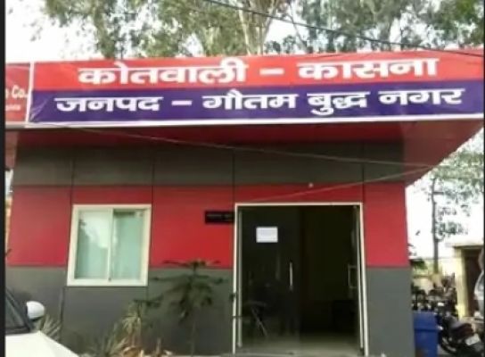 पांच वर्षीय बच्ची के साथ दुष्कर्म कर आरोपी फरार, पत्नी मासूम को लेकर पहुंची थाने